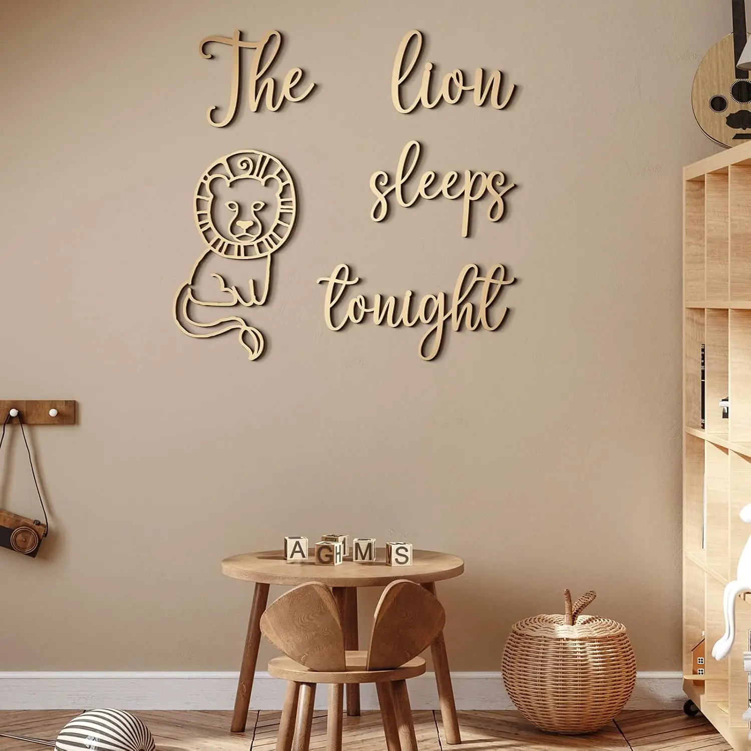 The Lion Sleeps Tonight Wooden - đánh giá và giá Baby Nursery Animal Theme